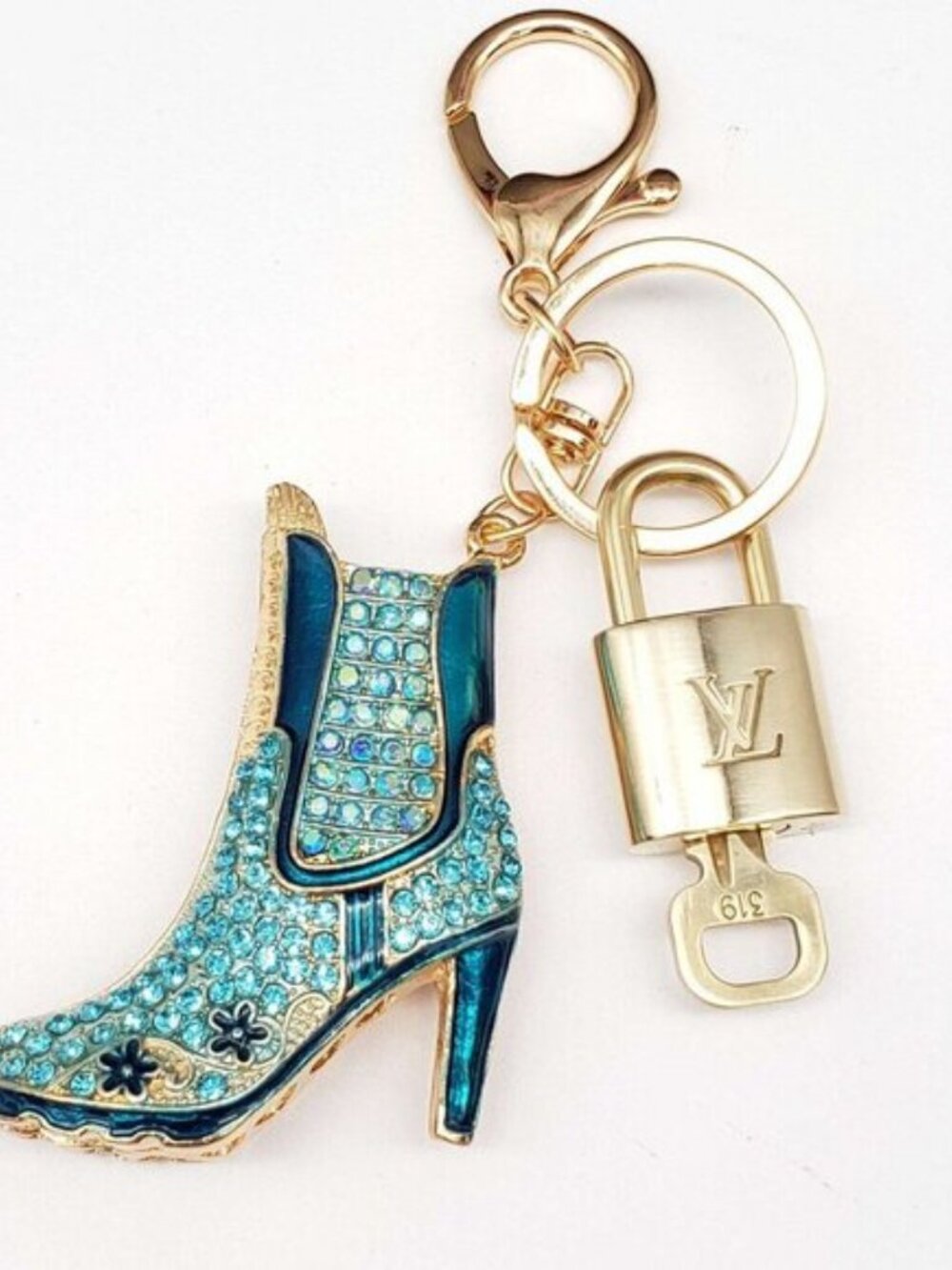 Louis Vuitton Gold Padlock 🔒 Key Set Authentic LV +Unbranded Shoe BootsKeychain - Picture 2 of 11